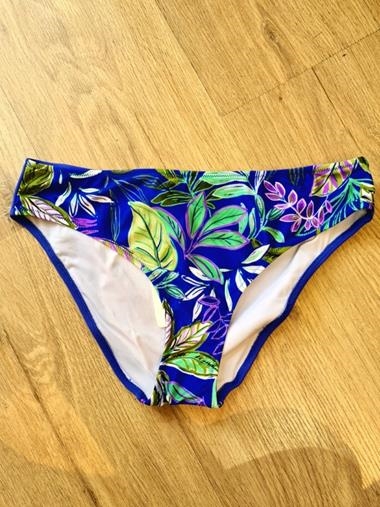 Braga de bikini alta OCEAN FLOWERS | Kosailusión tienda de lencería tallas grandes, bikinis, bañadores y asesoramiento de talla 